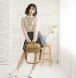 Vanguard VEO Metro 7-Liter Camera and Everyday Shoulder Bag - Magenta